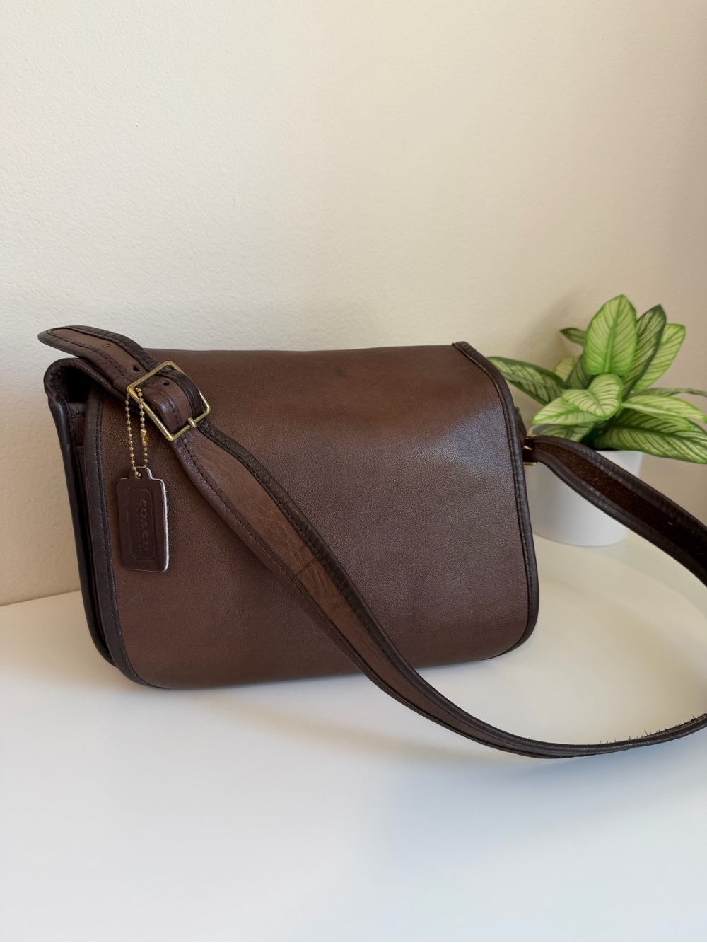 Vintage Coach Classic Shoulder Bag Style 9170 in Mocha